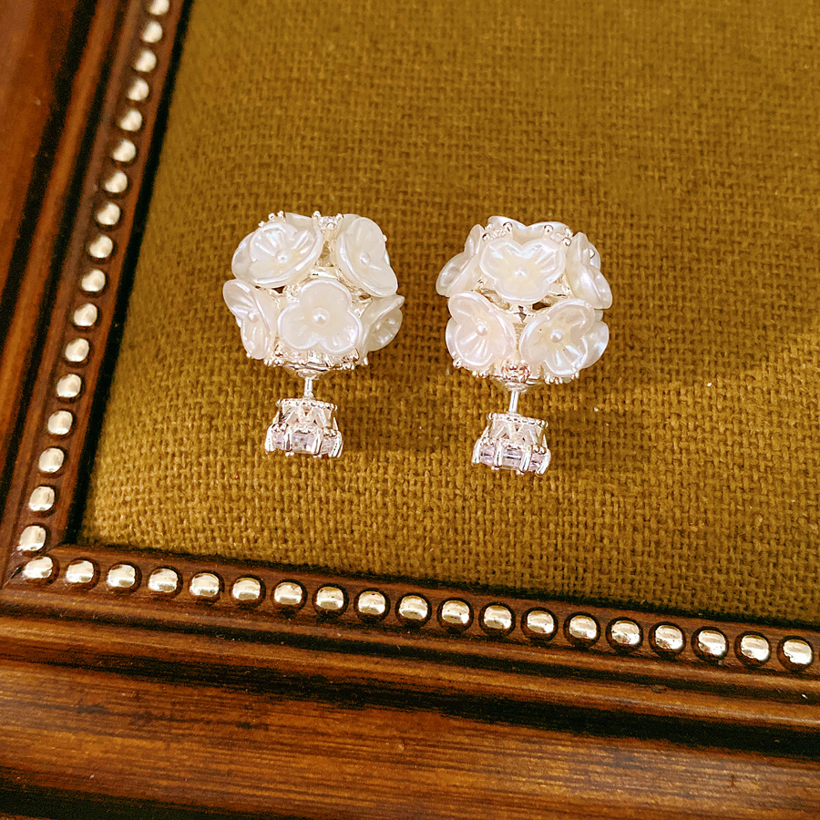 Brincos de Zircônia em Forma d - Cluster Stud Ear avaliação e preço