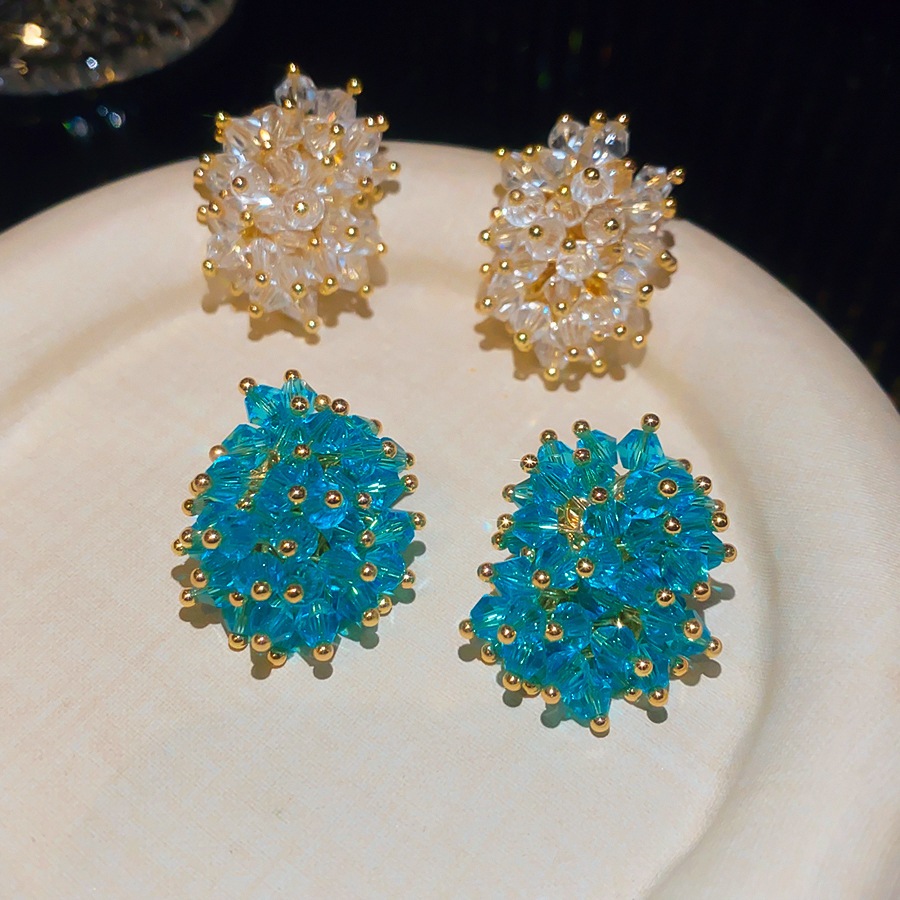 Brincos Elegantes Pretos com C - Cluster Stud Ear avaliação e preço